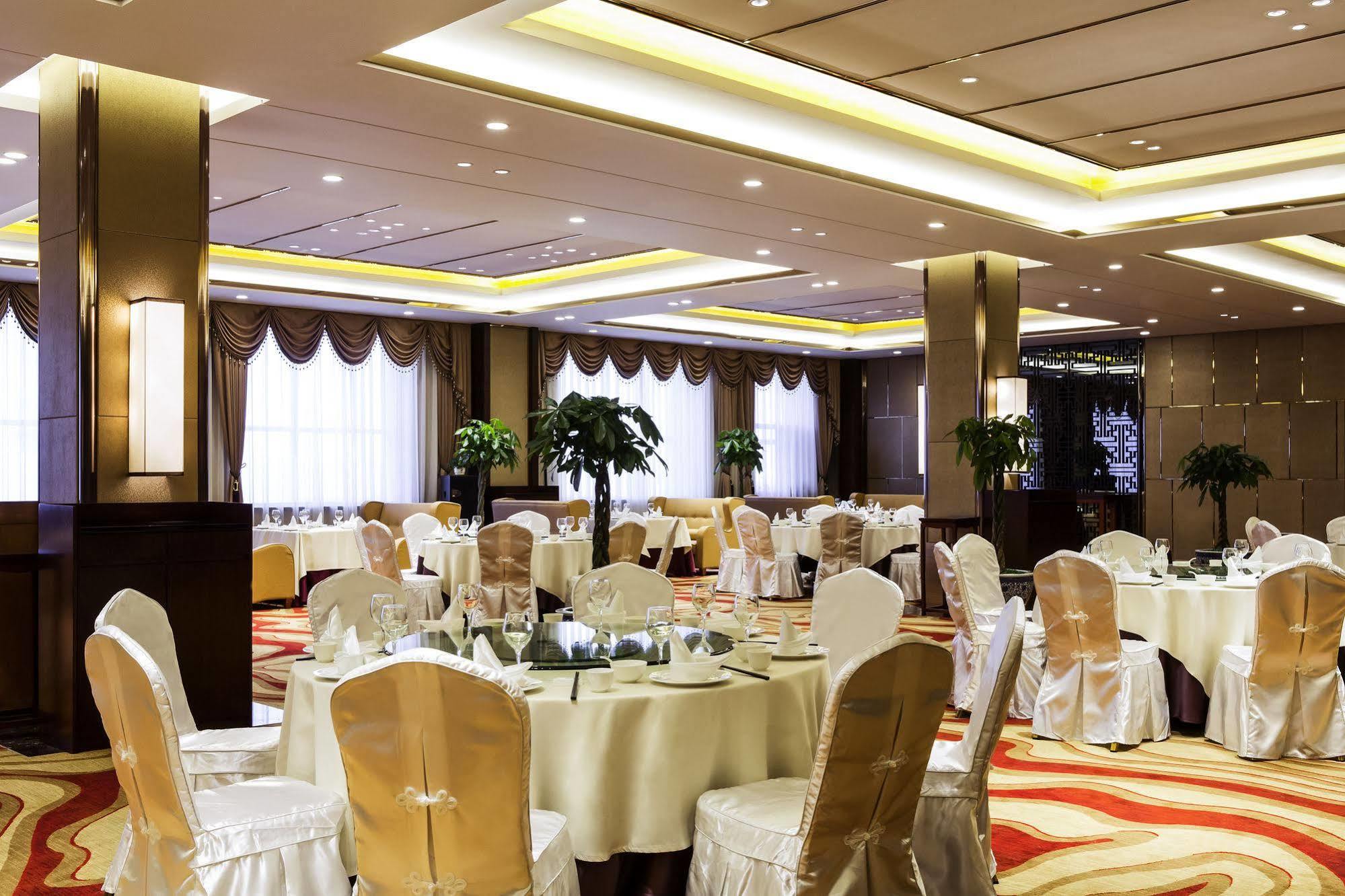 Novotel Daqing Haofang Экстерьер фото