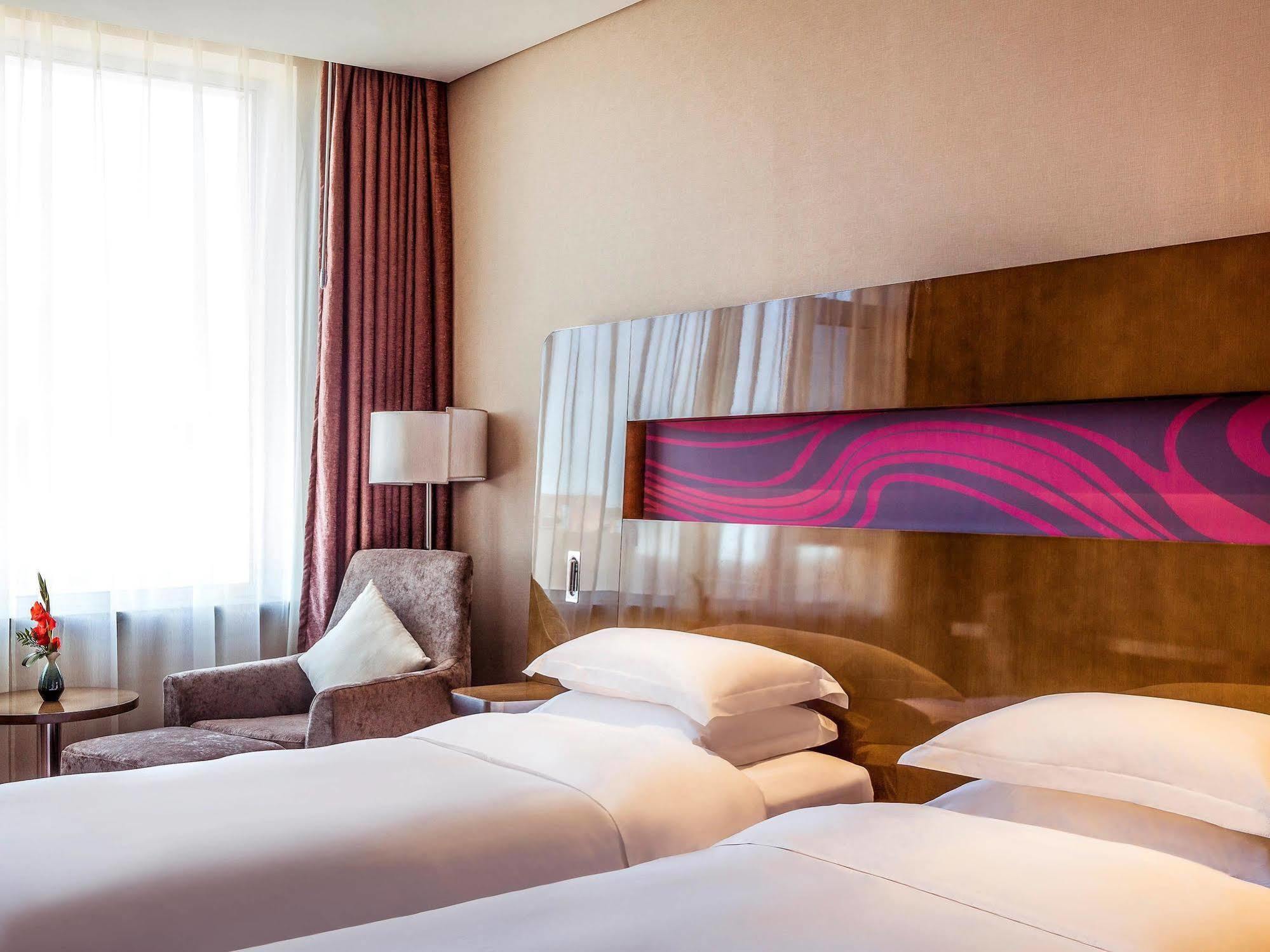 Novotel Daqing Haofang Экстерьер фото